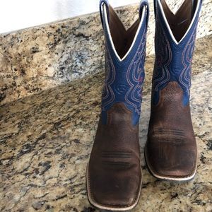 Tombstone Youth Boys ARIAT size 4